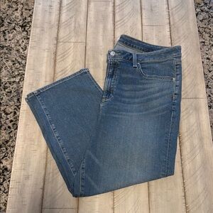 WHBM - So Slimming High-Rise Straight Crop